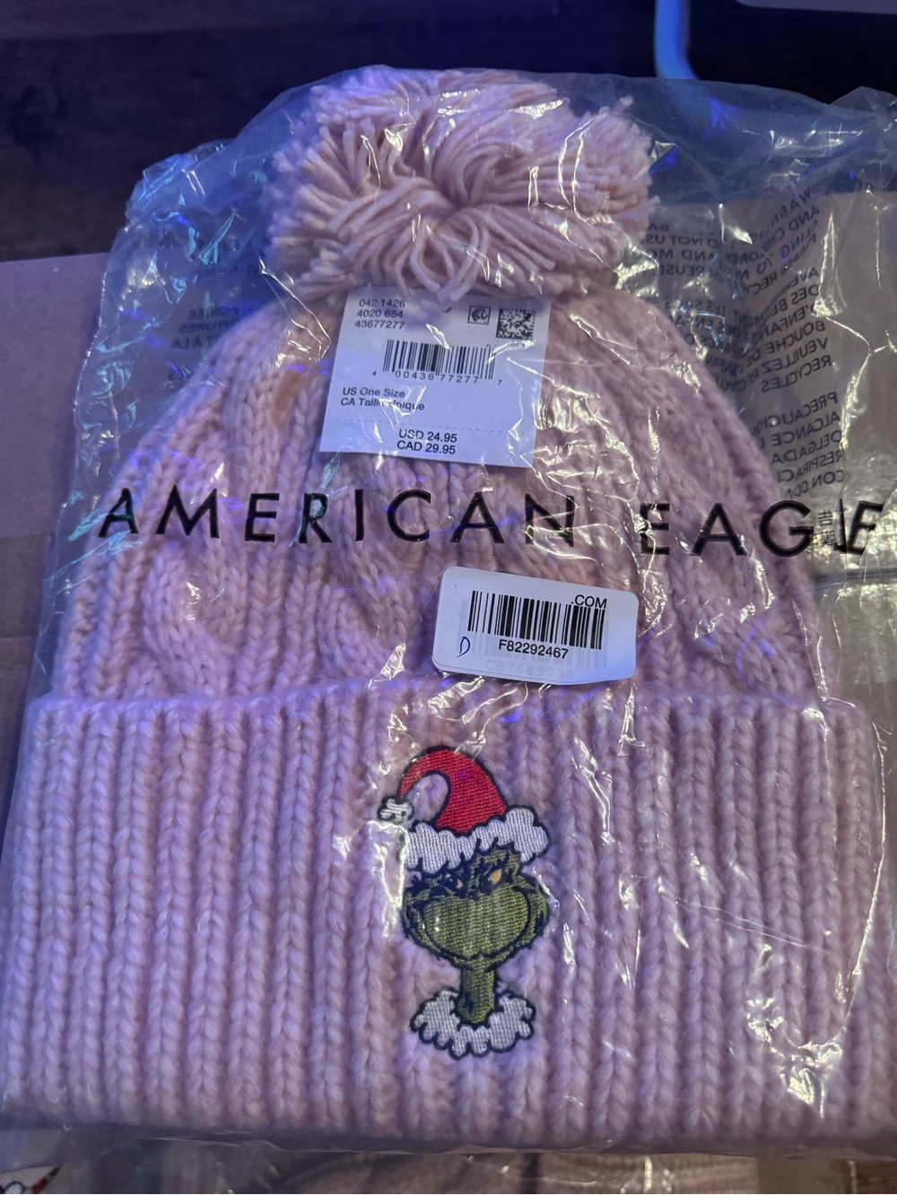 AE American Eagle Grinch Beanie Hat NEW